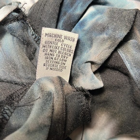 J for Justify Long sleeve tie dyed crop top size 2X - Picture 6 of 6